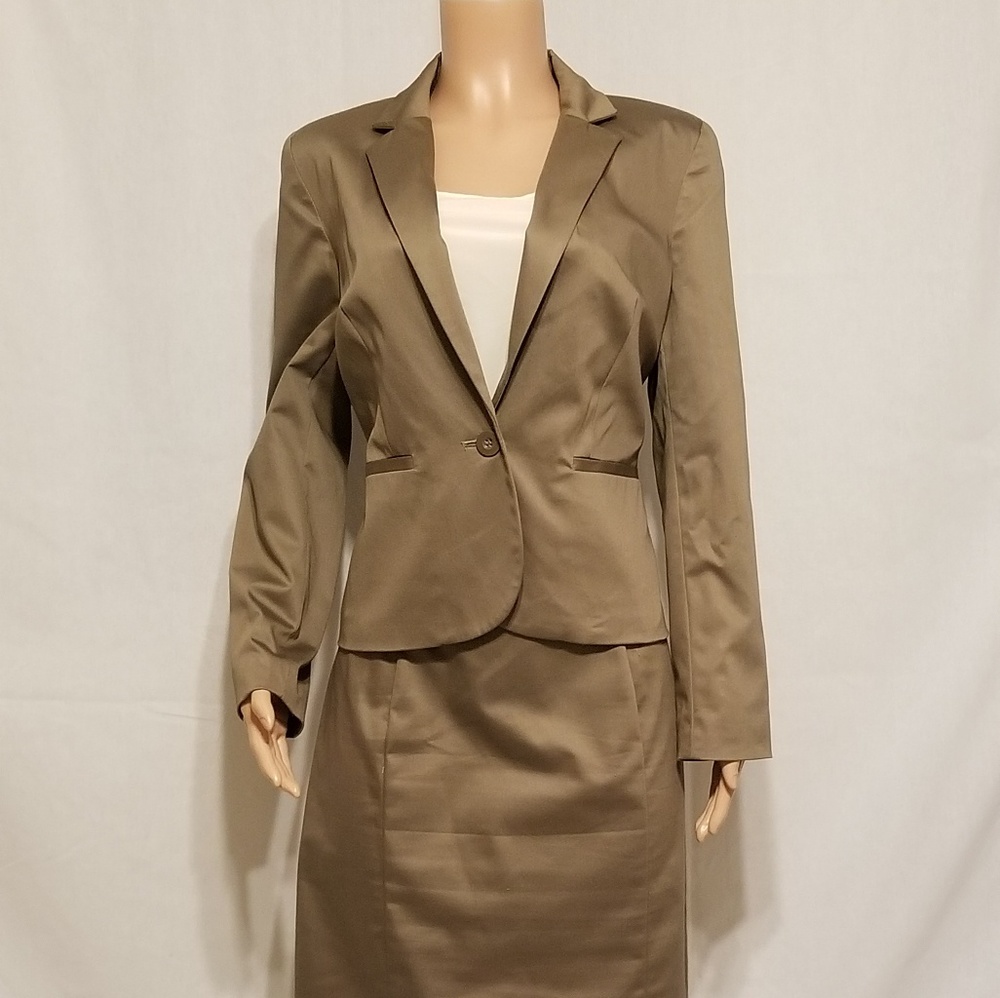 Worthington khaki 2-piece skirt suit Womens 14